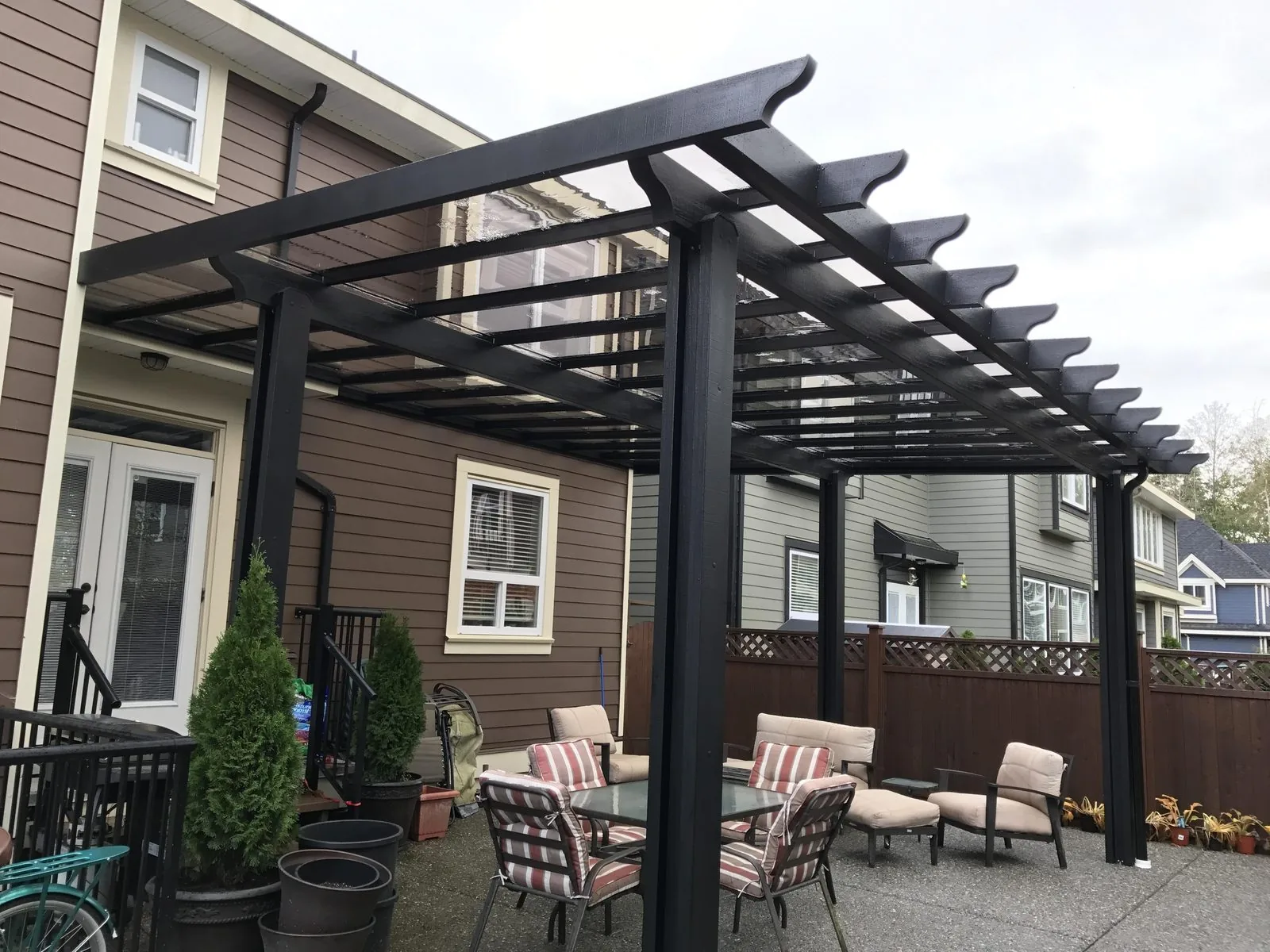 Outdoor living space built by Atlas Sun Systems